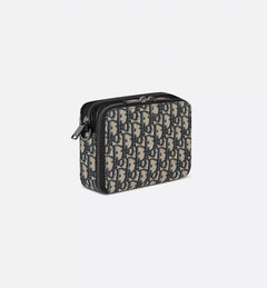 Pouch mit Reißverschluss und Riemen