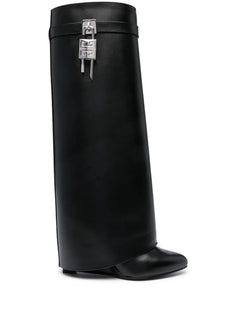 BLACK BOOTS