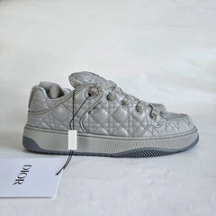 "B9" Sneaker