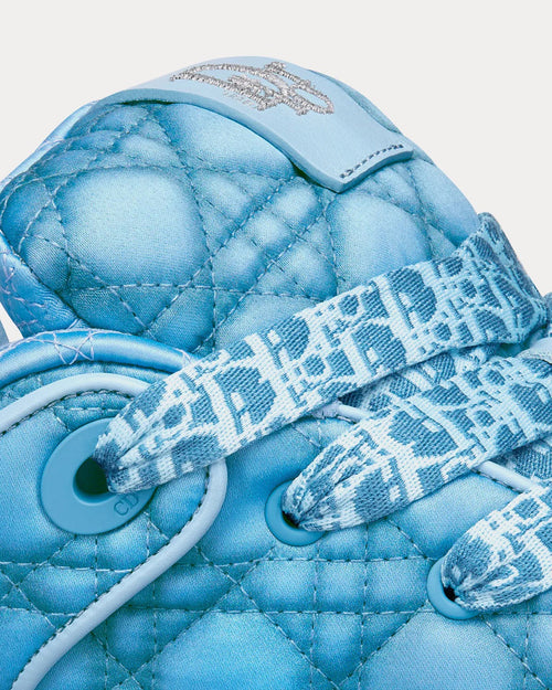 "B9" Sneaker