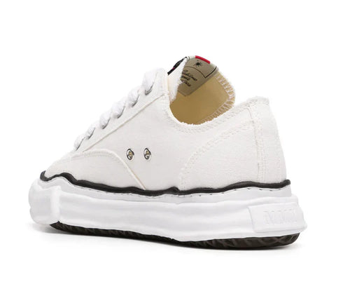 Guíbts Low-Top Sneaker