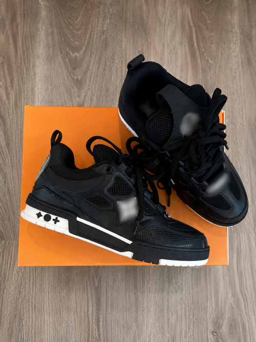Skate black sneakers
