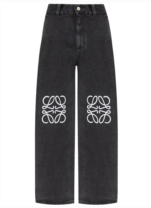 Knee pattern jeans