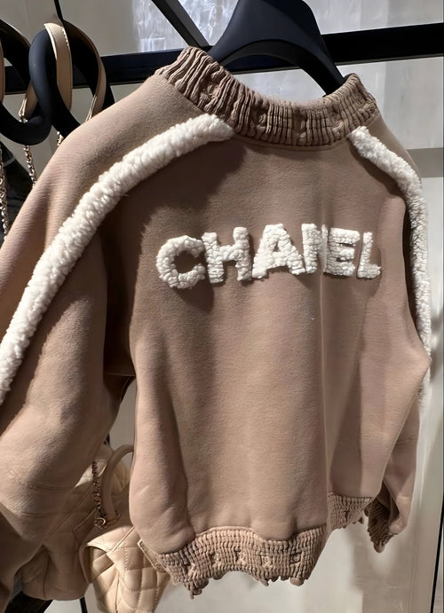 BACK PRINT LETTERS SWEATER
