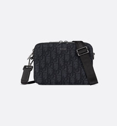 Pouch mit Reißverschluss und Riemen