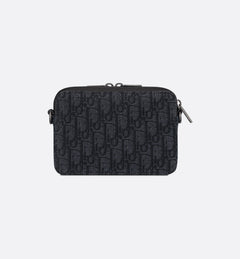Pouch mit Reißverschluss und Riemen