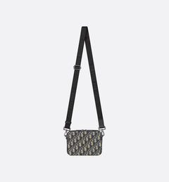 Pouch mit Reißverschluss und Riemen