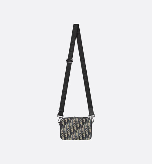 Pouch mit Reißverschluss und Riemen