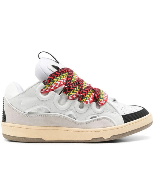 "Curb-Sneaker"