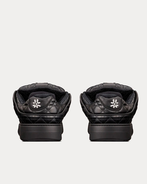 "B9" Sneaker