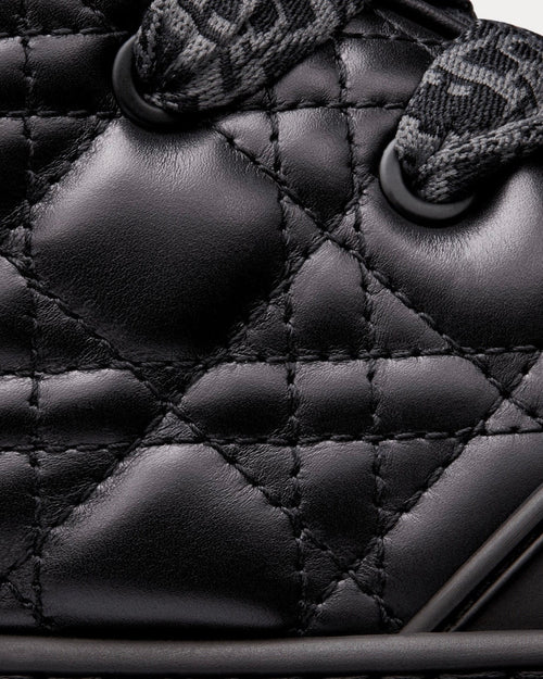 "B9" Sneaker