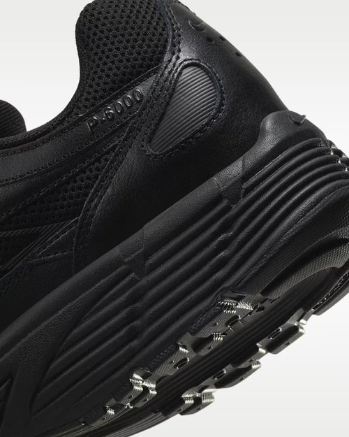"P-600" Sneaker