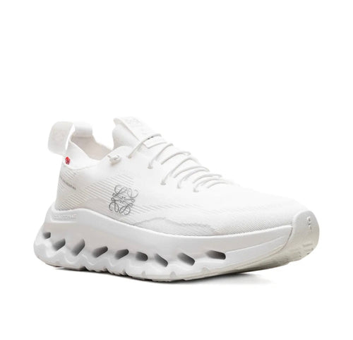 ON X LWE ALL WHITE SNEAKERS