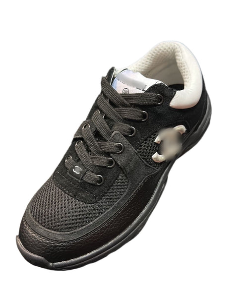 C black trainers